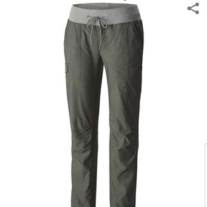 Columbia Pilsner Peak Pull-On Cargo Pants